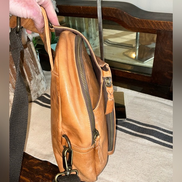 NWOT Bed Stu Leather Beau Unisex Backpack Sling Bag Tan Rustic MSRP $260 - Picture 3 of 12
